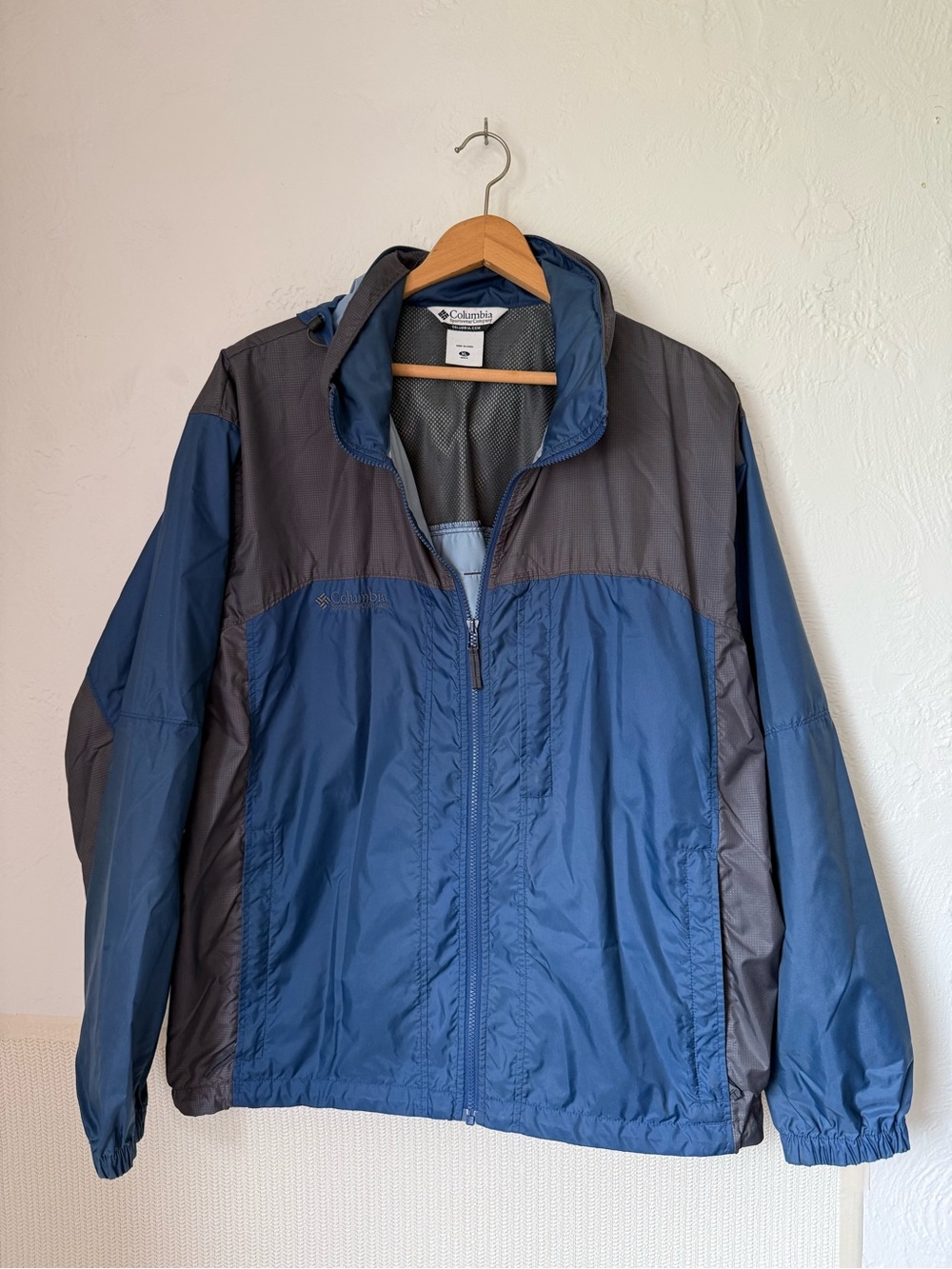 Columbia Men’s XL Navy Button Front Outdoor Fishing Hiking Shirt Lightweight